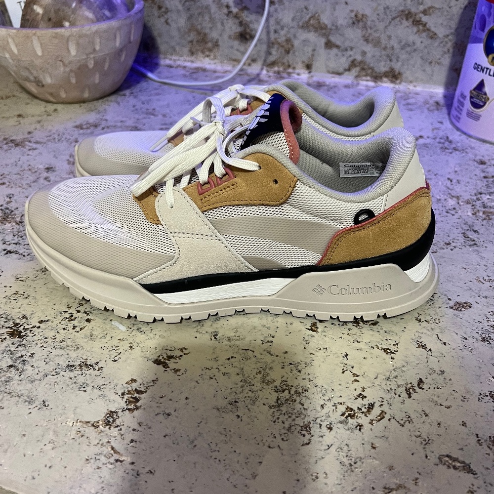 Columbia tennis shoes